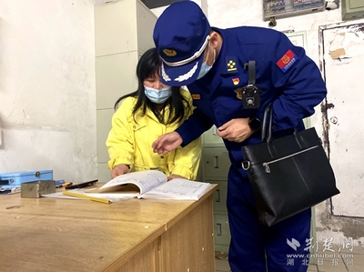 黃石港消防展開清明節(jié)前檢查 密織消防安全"防護(hù)網(wǎng)"