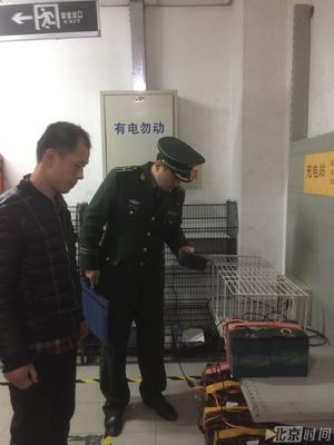 石景山消防支隊開展人員密集場所消防安全夜查行動